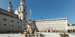 Residenz zu Salzburg - exterior view with fountain © Salzburger Burgen und Schlösser